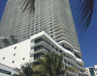 4111 S Ocean Dr - Photo Thumbnail 0