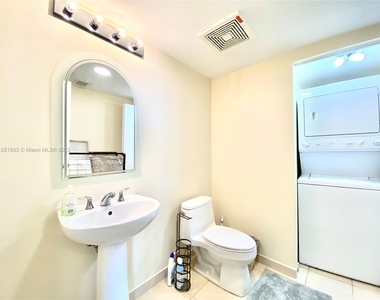 16699 Collins Ave - Photo Thumbnail 27