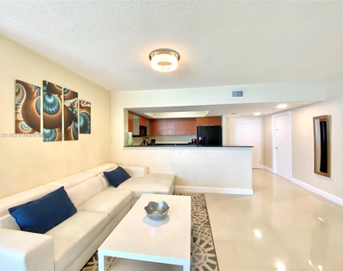 16699 Collins Ave - Photo Thumbnail 40