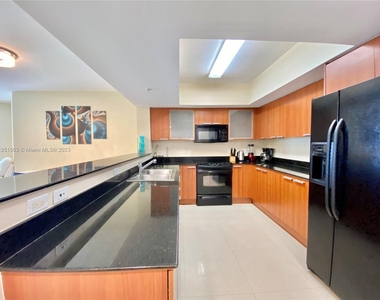 16699 Collins Ave - Photo Thumbnail 46