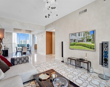 16001 Collins Ave - Photo Thumbnail 5