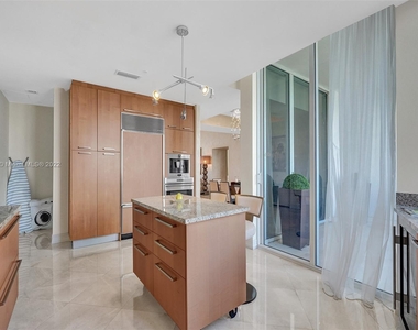 16001 Collins Ave - Photo Thumbnail 15