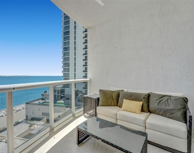 16001 Collins Ave - Photo Thumbnail 18