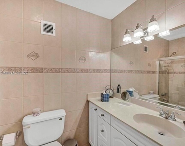 3725 S Ocean Dr - Photo Thumbnail 16