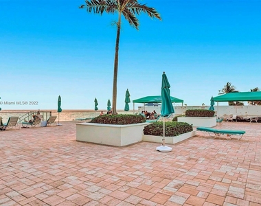 3725 S Ocean Dr - Photo Thumbnail 14