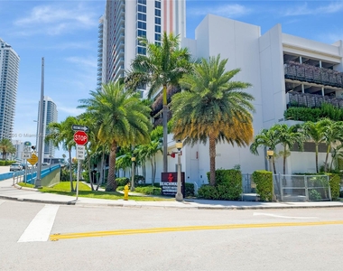 2600 E Hallandale Beach Blvd - Photo Thumbnail 7