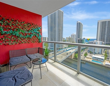 2600 E Hallandale Beach Blvd - Photo Thumbnail 2