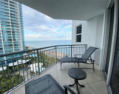 17375 Collins Ave - Photo Thumbnail 2