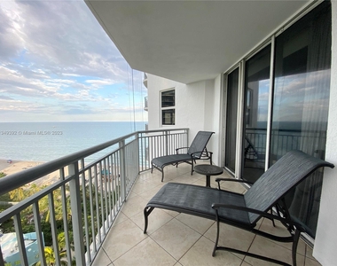 17375 Collins Ave - Photo Thumbnail 4