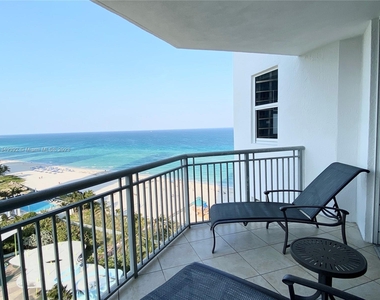 17375 Collins Ave - Photo Thumbnail 9