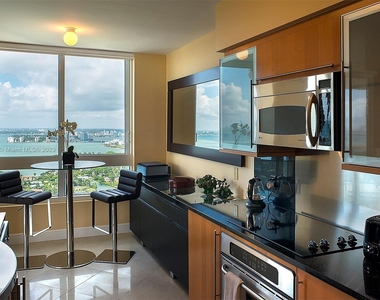 6365 Collins Ave - Photo Thumbnail 7