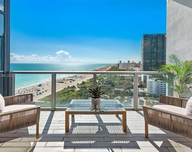 2201 Collins Ave - Photo Thumbnail 2