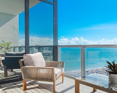 2201 Collins Ave - Photo Thumbnail 5