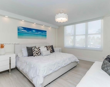 5151 Collins Ave - Photo Thumbnail 30