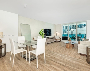 2301 Collins Ave - Photo Thumbnail 0