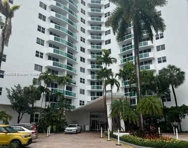 3001 S Ocean Dr - Photo Thumbnail 1