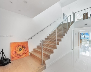 6899 Collins Ave - Photo Thumbnail 4