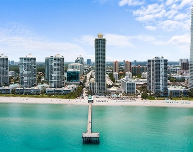 16699 Collins Ave - Photo Thumbnail 2