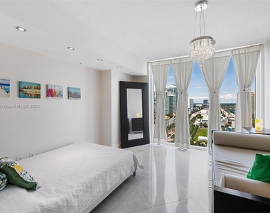 16699 Collins Ave - Photo Thumbnail 19