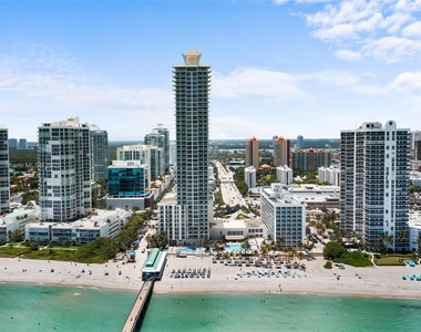 16699 Collins Ave - Photo Thumbnail 7