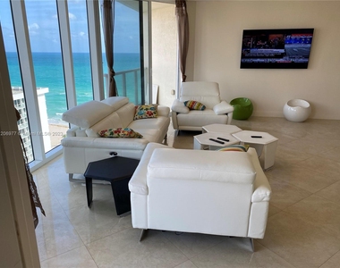 16699 Collins Ave - Photo Thumbnail 3