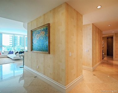 10295 Collins Ave - Photo Thumbnail 16