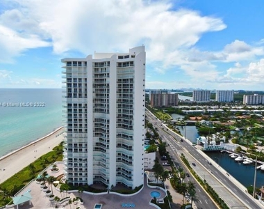 16699 Collins Ave - Photo Thumbnail 13