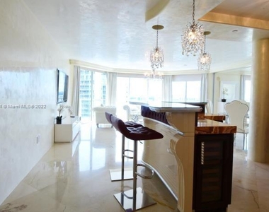 16699 Collins Ave - Photo Thumbnail 2