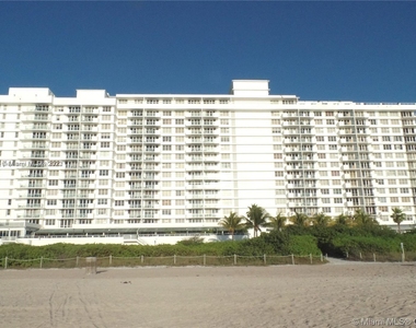 5601 Collins Ave - Photo Thumbnail 18