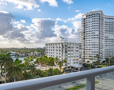 5601 Collins Ave - Photo Thumbnail 11