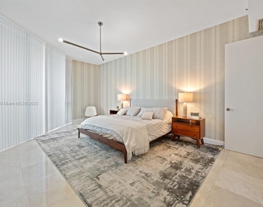 15811 Collins Ave - Photo Thumbnail 12