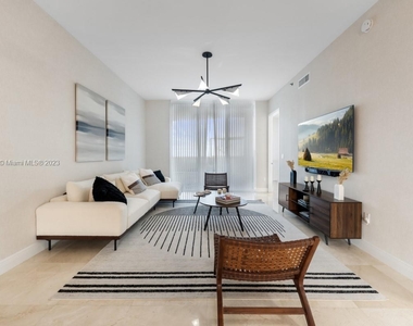 15811 Collins Ave - Photo Thumbnail 2