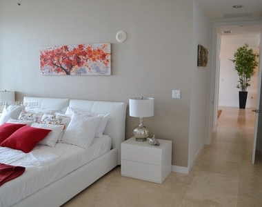 15901 Collins Ave - Photo Thumbnail 20