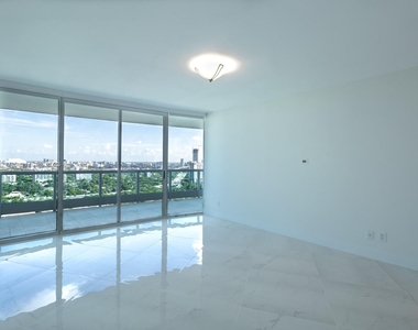 2127 Brickell Av - Photo Thumbnail 7