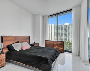 15701 Collins Ave - Photo Thumbnail 37