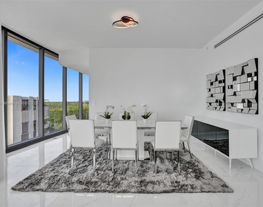 15701 Collins Ave - Photo Thumbnail 10