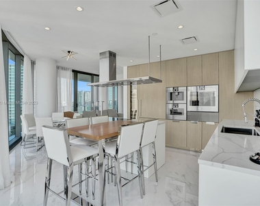 15701 Collins Ave - Photo Thumbnail 7