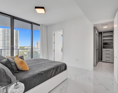 15701 Collins Ave - Photo Thumbnail 31