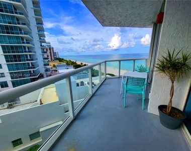 6515 Collins Ave - Photo Thumbnail 8