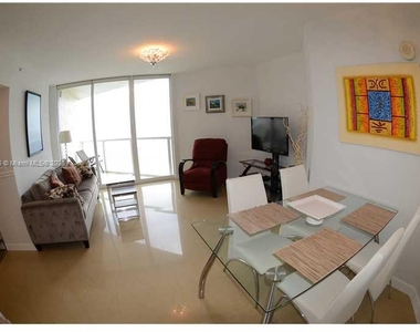 16699 Collins Ave - Photo Thumbnail 4