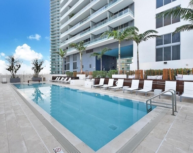 1300 Brickell Bay Dr - Photo Thumbnail 8