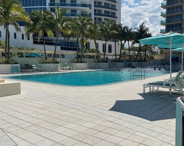 2501 S Ocean Dr - Photo Thumbnail 12