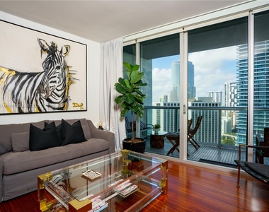 485 Brickell Ave - Photo Thumbnail 0