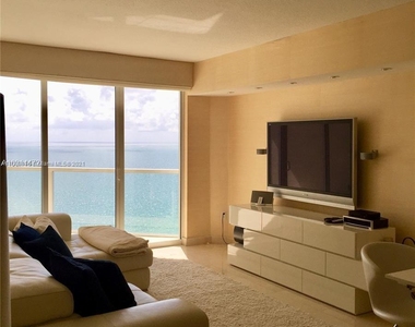 16699 Collins Ave - Photo Thumbnail 10