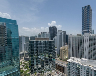 1300 Brickell Bay Dr - Photo Thumbnail 22