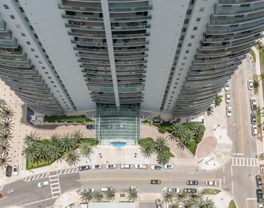 1300 Brickell Bay Dr - Photo Thumbnail 27