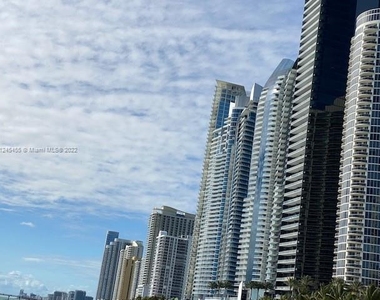 16699 Collins Ave - Photo Thumbnail 13