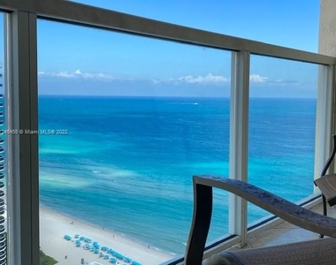 16699 Collins Ave - Photo Thumbnail 4