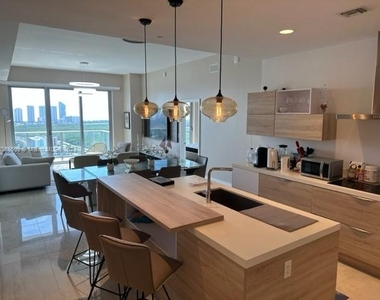 16385 Biscayne Blvd - Photo Thumbnail 28