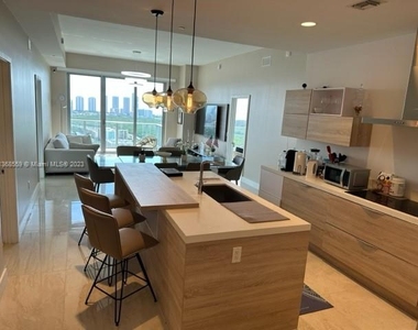 16385 Biscayne Blvd - Photo Thumbnail 30